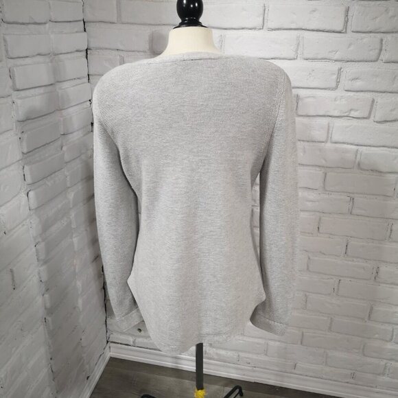 Talbots Ladies Size Medium Light Grey V-neck Round Hem Lightweight Sweater - Picture 2 of 10